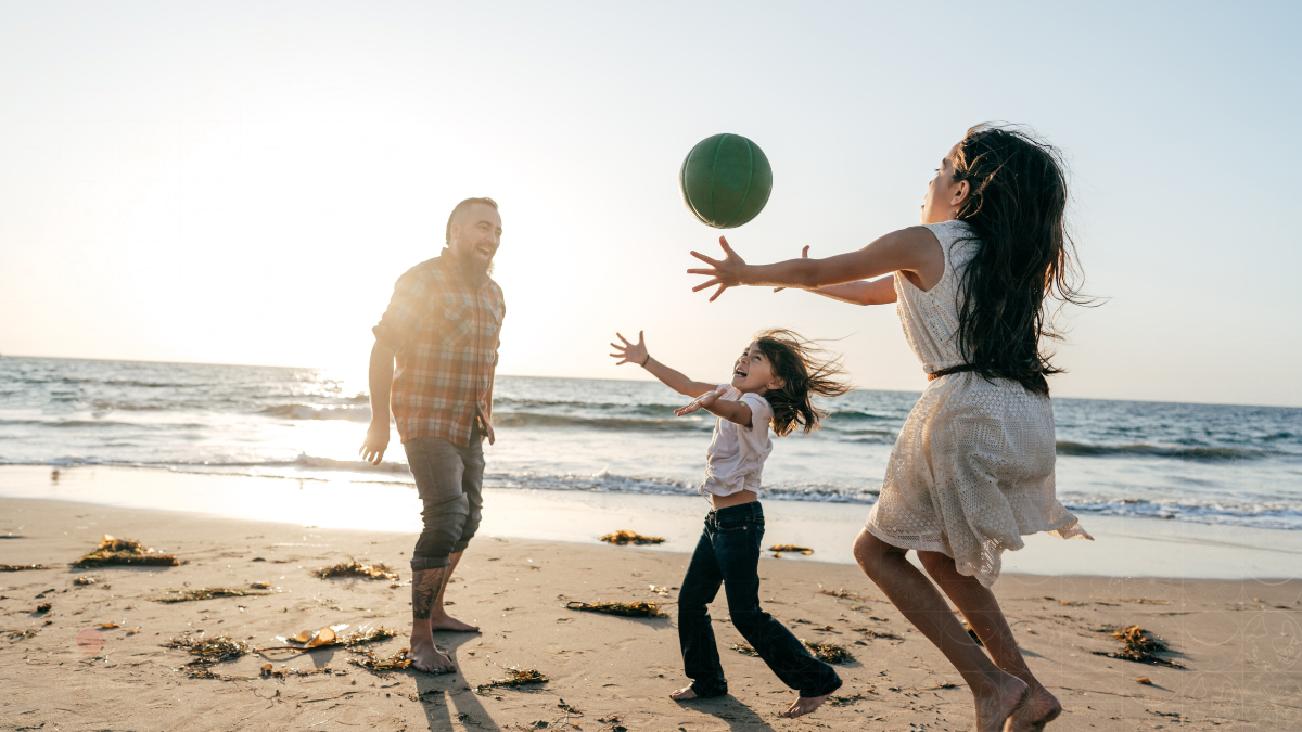 Ảnh bìa tận hưởng kỳ nghỉ cùng con có nhu cầu đặc biệt