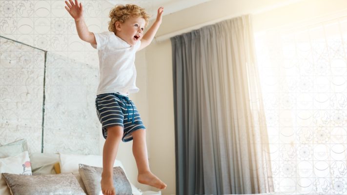 anh bia kho khan van dong tho o tre tu ky